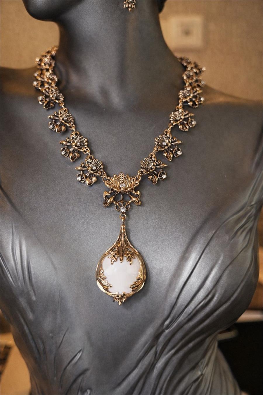 Lillesol İnci Detaylı Şık Vintage Set